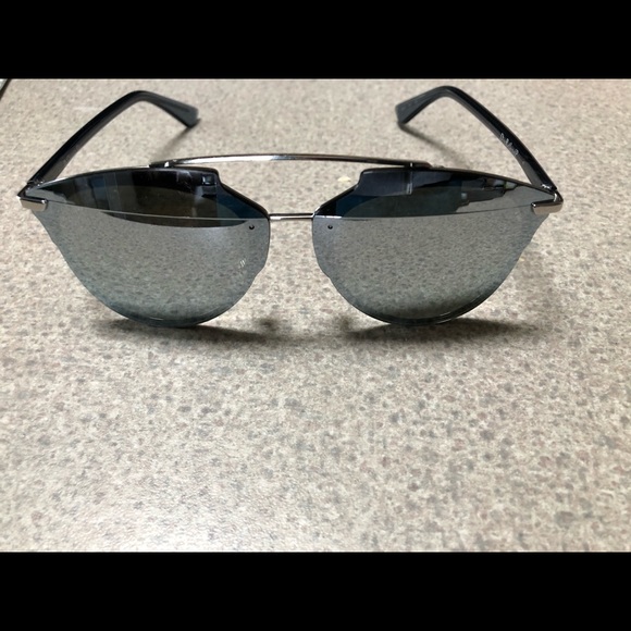 Dior sunglasses - Picture 2 of 7